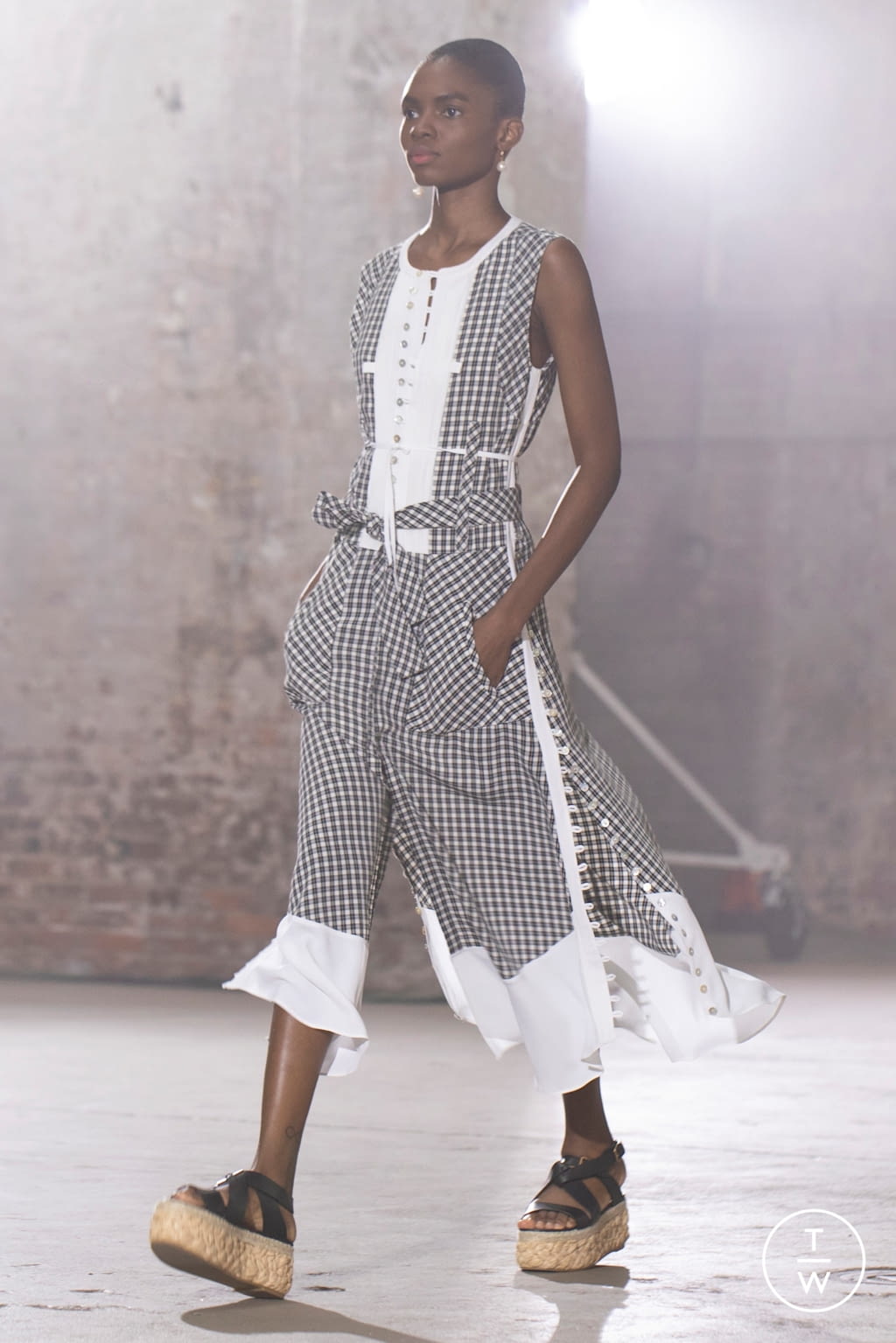 Fashion Week Paris Spring/Summer 2021 look 23 from the Altuzarra collection 女装
