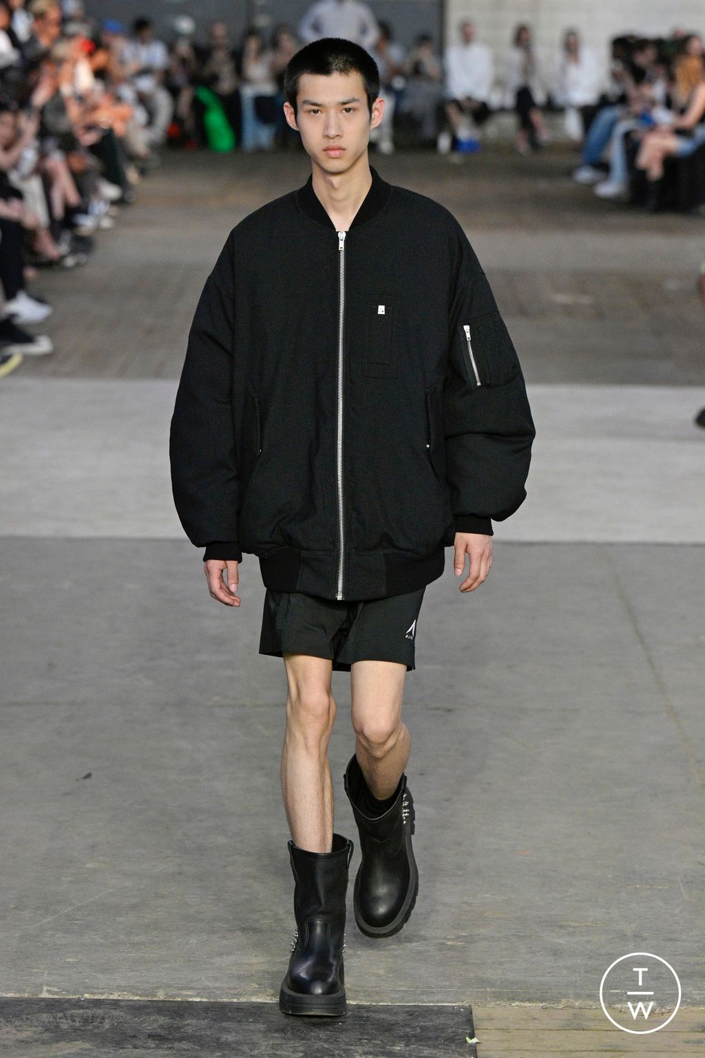 Fashion Week Milan Spring/Summer 2024 look 13 from the Alyx collection menswear