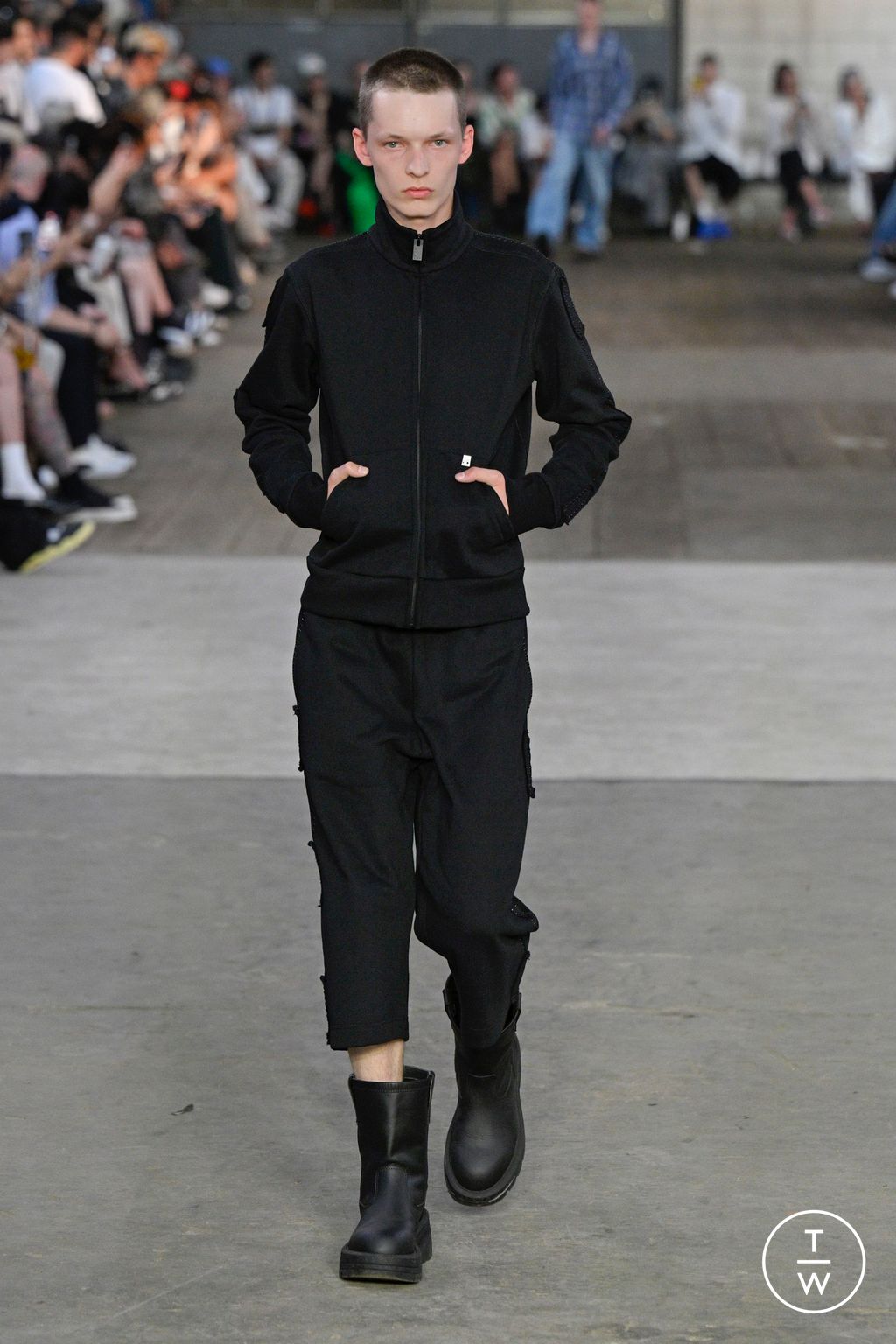 Fashion Week Milan Spring/Summer 2024 look 14 from the Alyx collection 男装