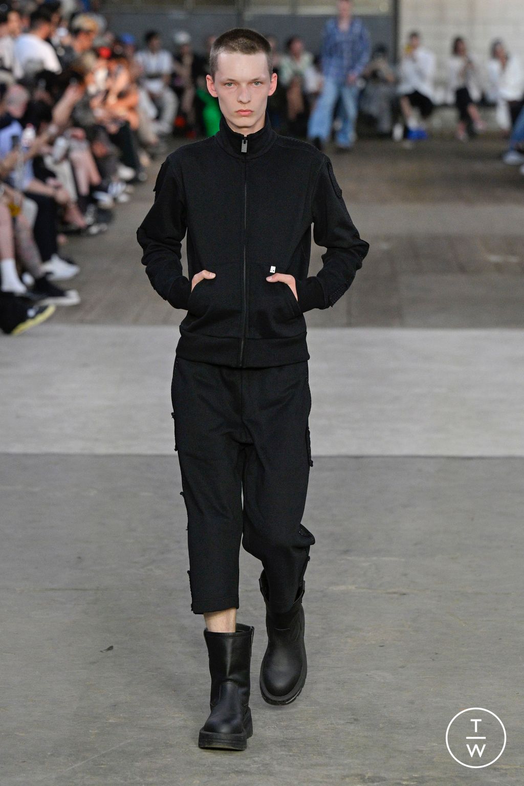 Fashion Week Milan Spring/Summer 2024 look 14 de la collection Alyx menswear