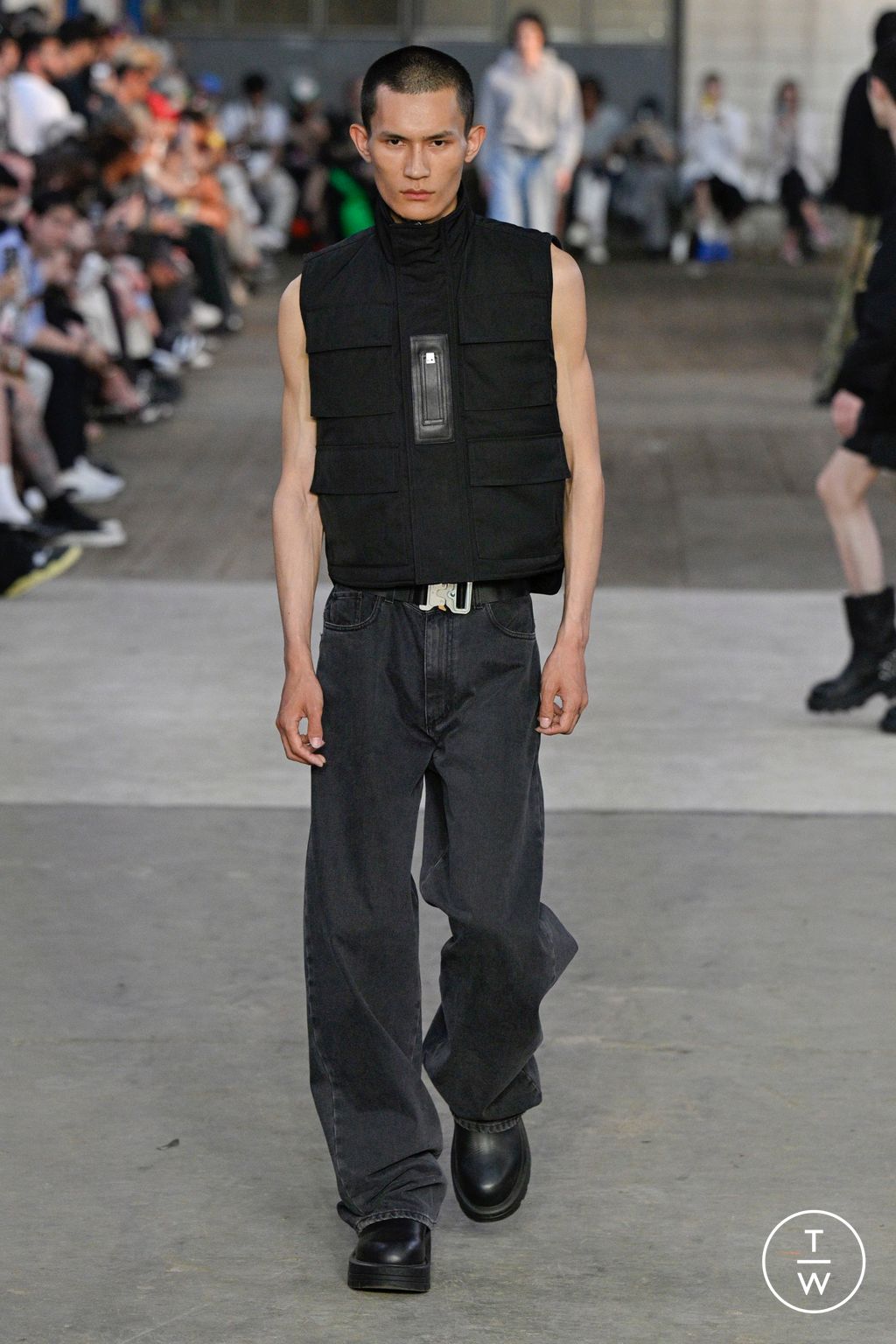 Fashion Week Milan Spring/Summer 2024 look 15 from the Alyx collection menswear
