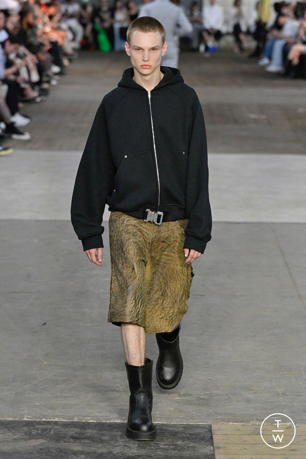 Fashion Week Milan Spring/Summer 2024 look 19 from the Alyx collection 男装