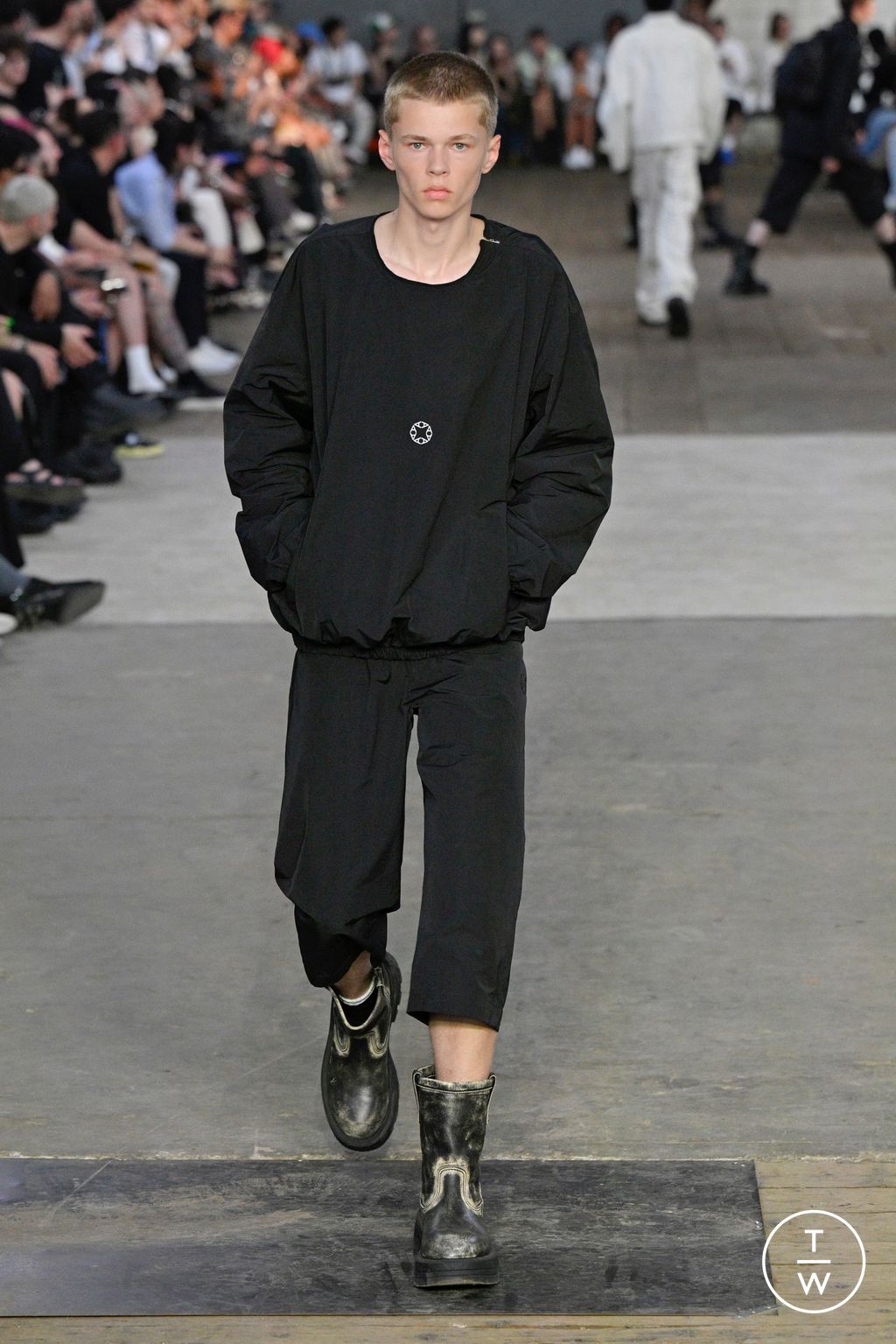 Fashion Week Milan Spring/Summer 2024 look 27 from the Alyx collection menswear