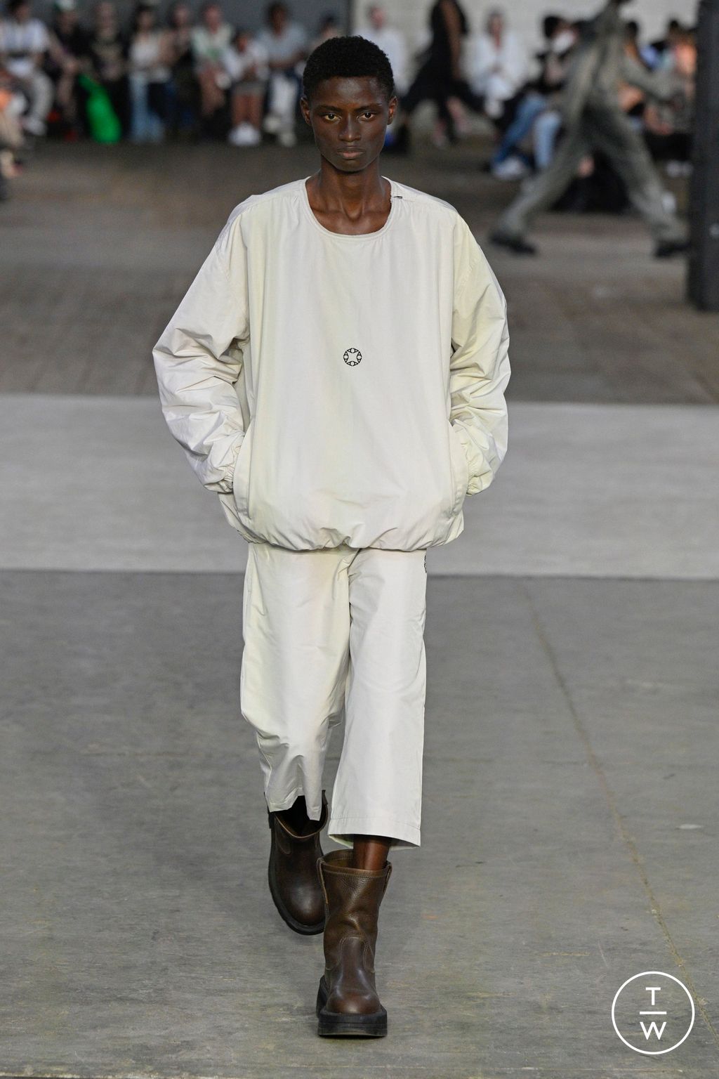 Fashion Week Milan Spring/Summer 2024 look 28 from the Alyx collection menswear