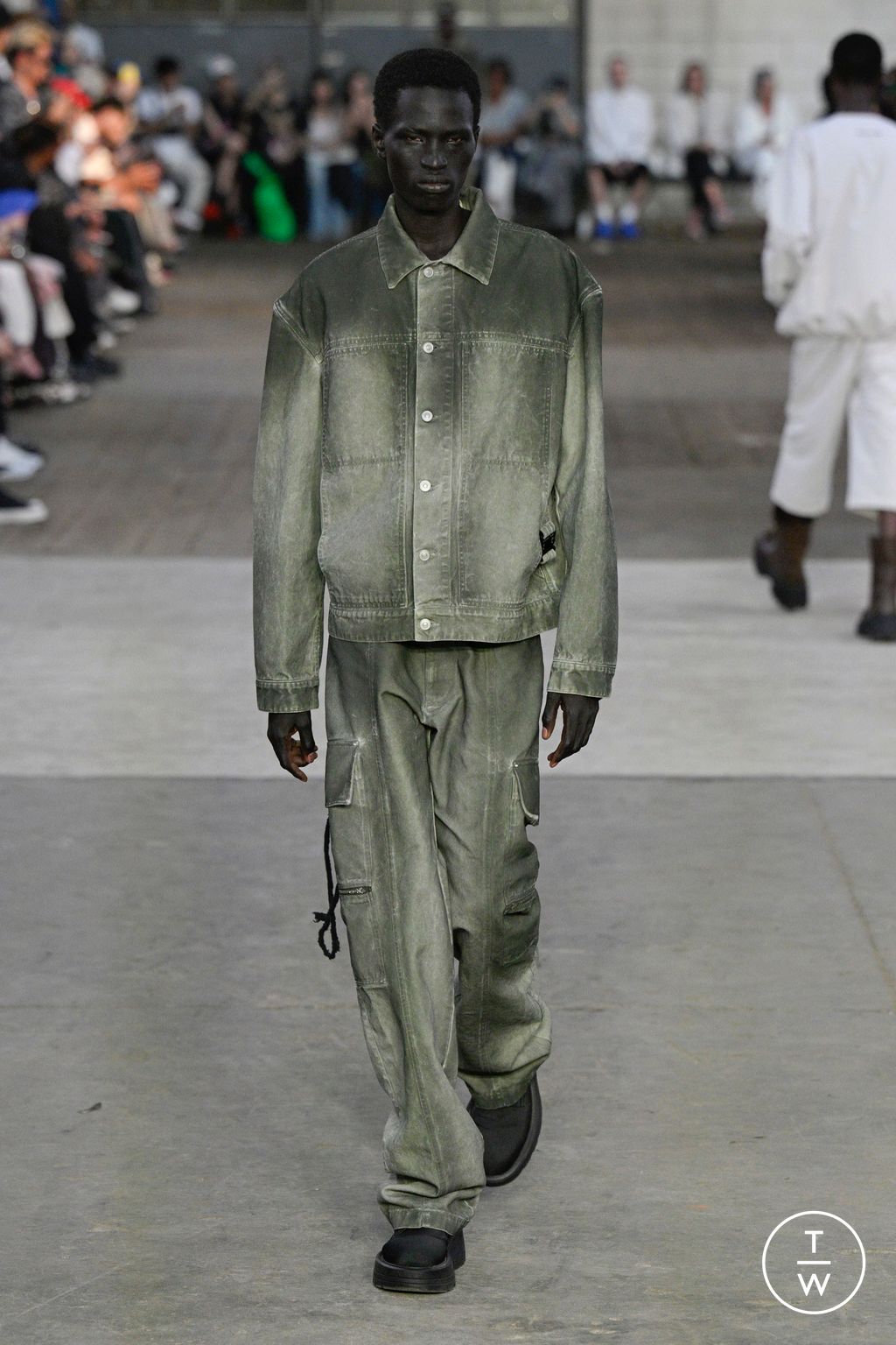 Fashion Week Milan Spring/Summer 2024 look 30 from the Alyx collection 男装
