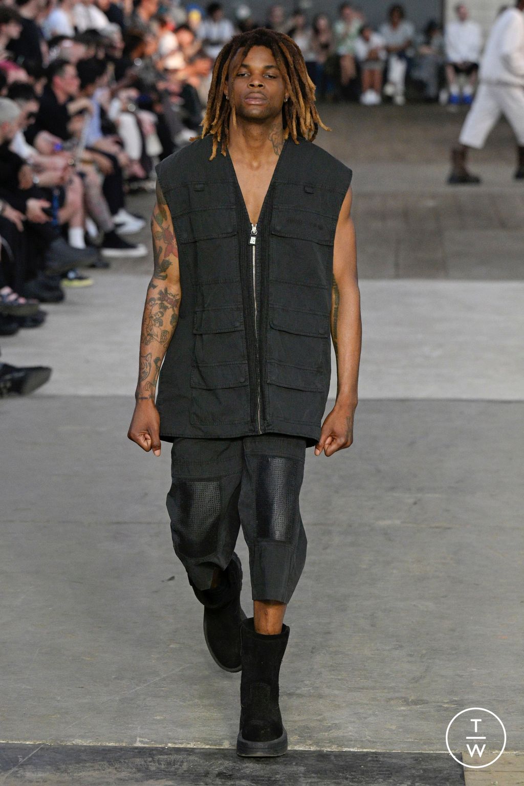 Fashion Week Milan Spring/Summer 2024 look 31 from the Alyx collection menswear