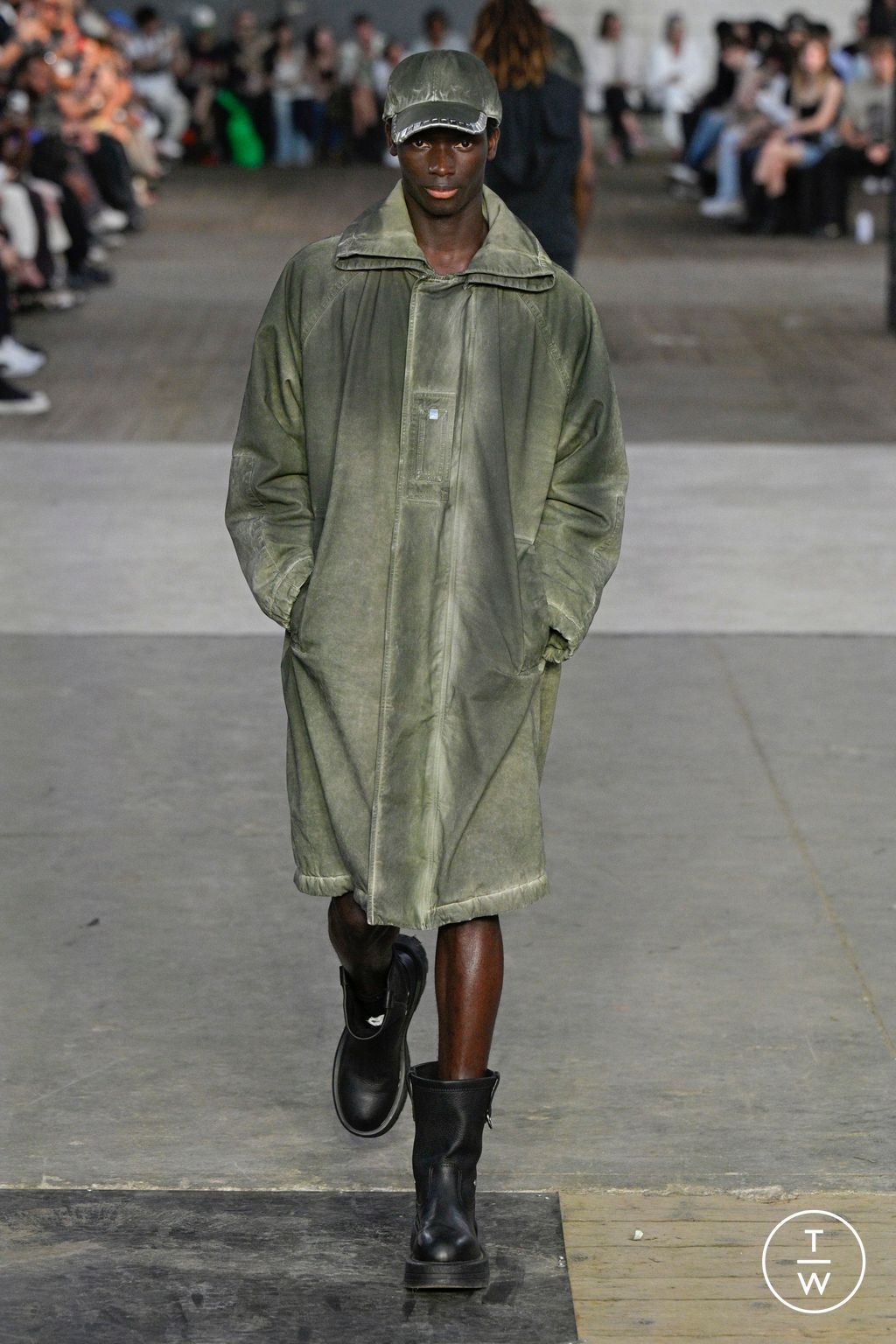 Fashion Week Milan Spring/Summer 2024 look 33 from the Alyx collection 男装