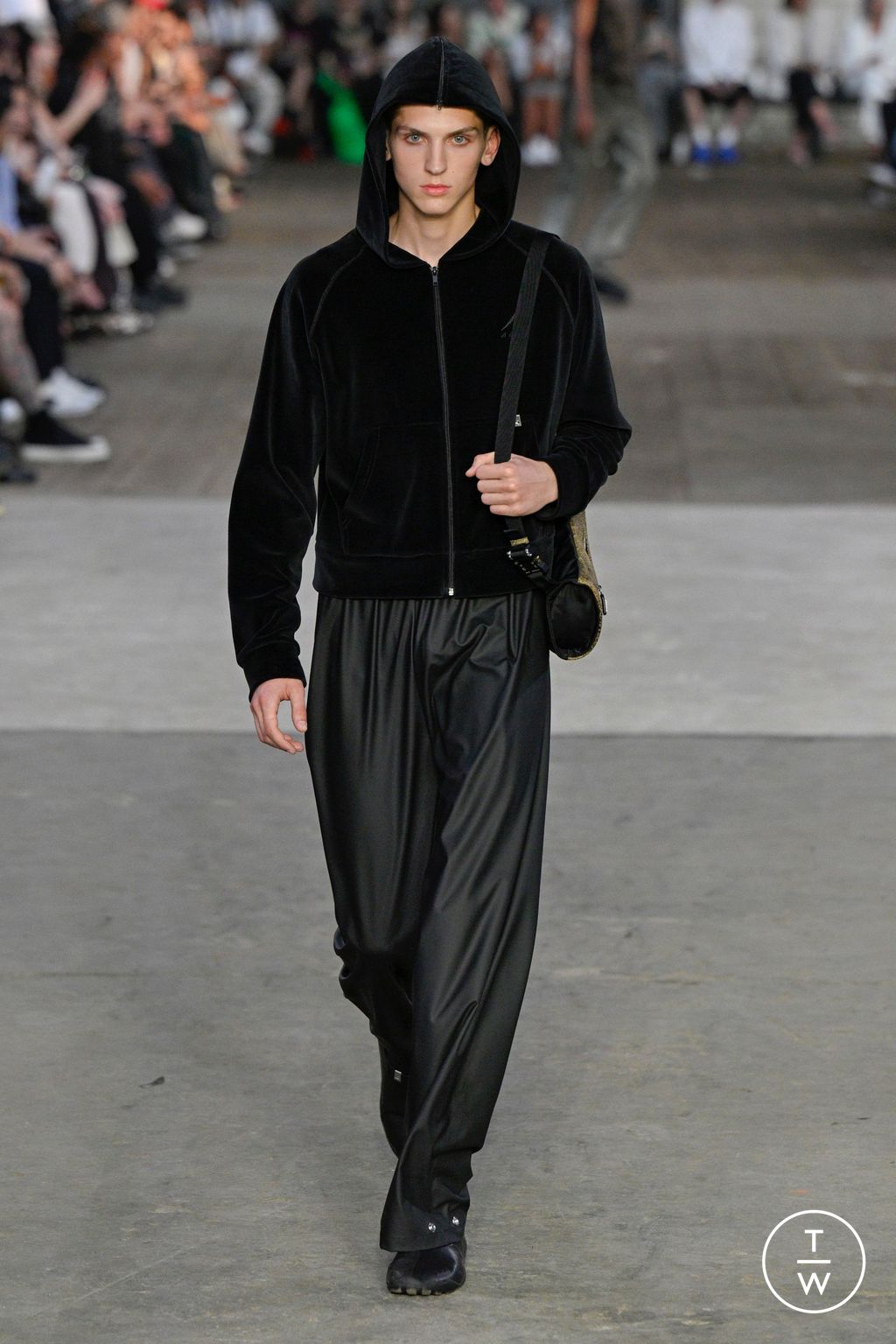 Fashion Week Milan Spring/Summer 2024 look 34 from the Alyx collection menswear