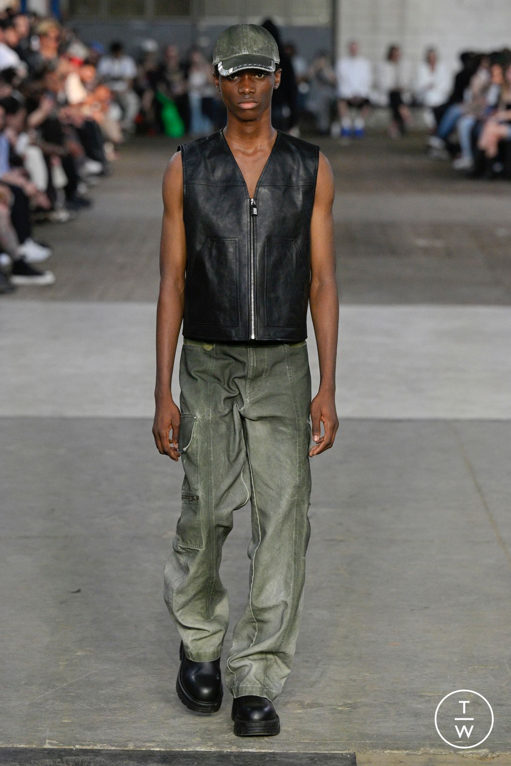 Fashion Week Milan Spring/Summer 2024 look 36 from the Alyx collection menswear