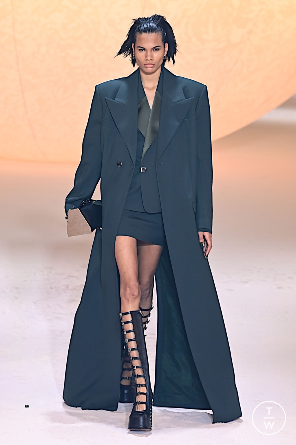 Fashion Week Milan Fall/Winter 2022 look 34 from the Ambush collection 女装