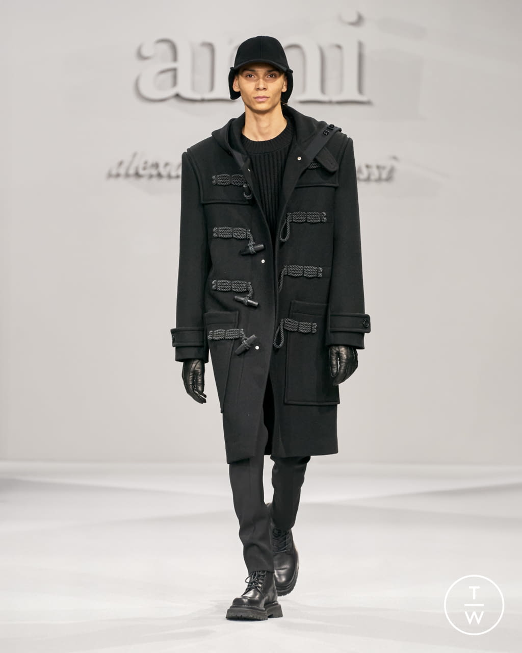 Fashion Week Paris Fall/Winter 2021 look 11 from the Ami collection womenswear