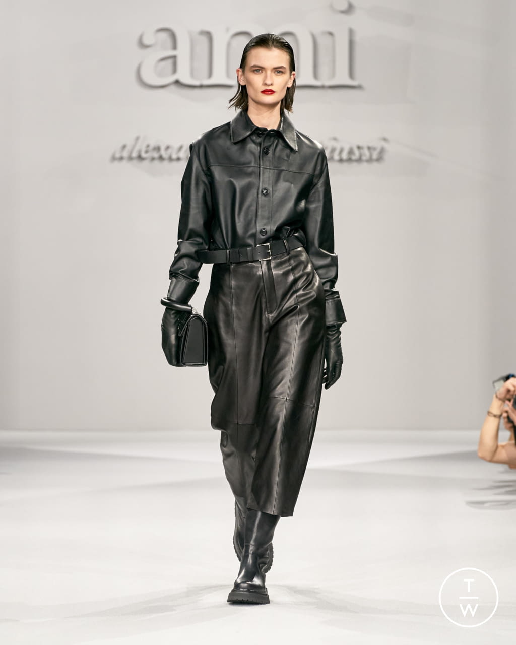 Fashion Week Paris Fall/Winter 2021 look 12 from the Ami collection 女装