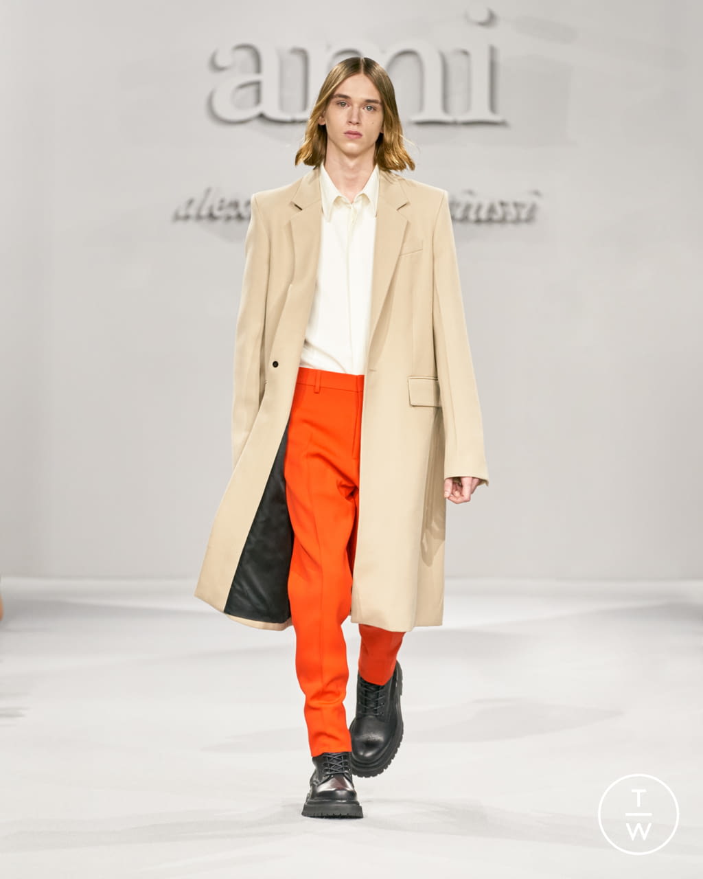 Fashion Week Paris Fall/Winter 2021 look 22 from the Ami collection 女装