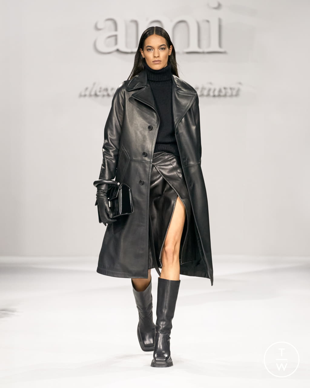 Fashion Week Paris Fall/Winter 2021 look 8 from the Ami collection womenswear