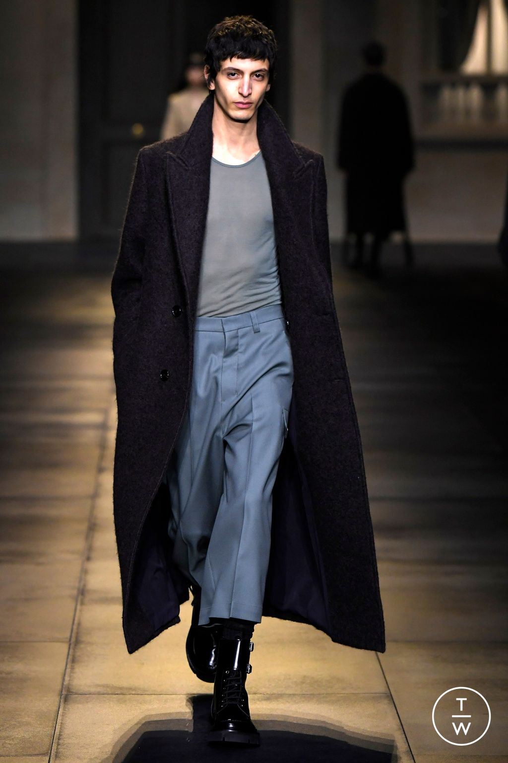 Fashion Week Paris Fall/Winter 2024 look 14 de la collection Ami menswear