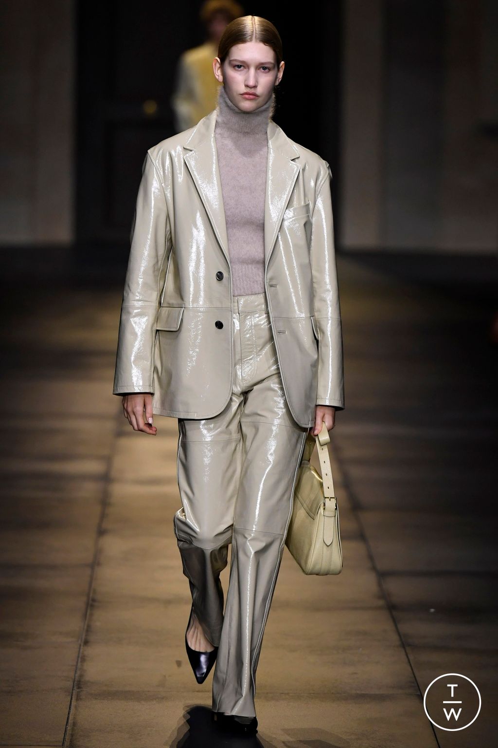 Fashion Week Paris Fall/Winter 2024 look 26 from the Ami collection 男装