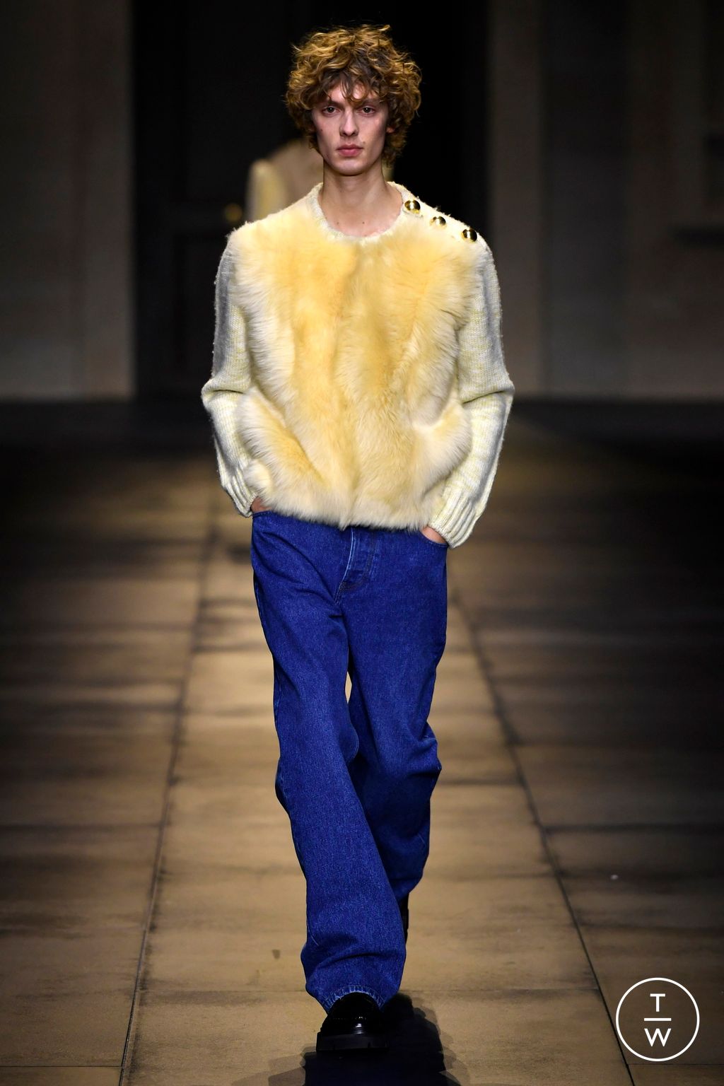 Fashion Week Paris Fall/Winter 2024 look 27 from the Ami collection menswear