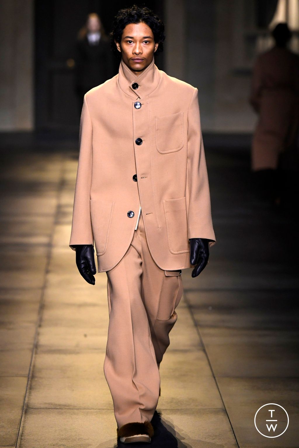 Fashion Week Paris Fall/Winter 2024 look 29 from the Ami collection 男装