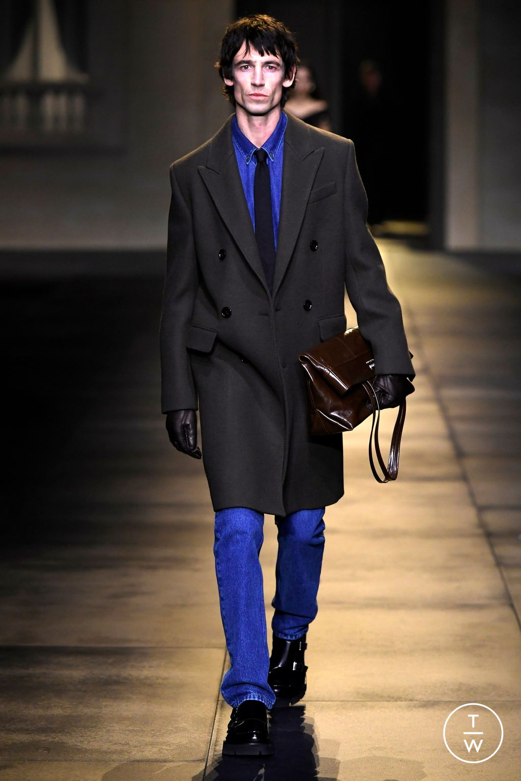 Fashion Week Paris Fall/Winter 2024 look 35 from the Ami collection menswear