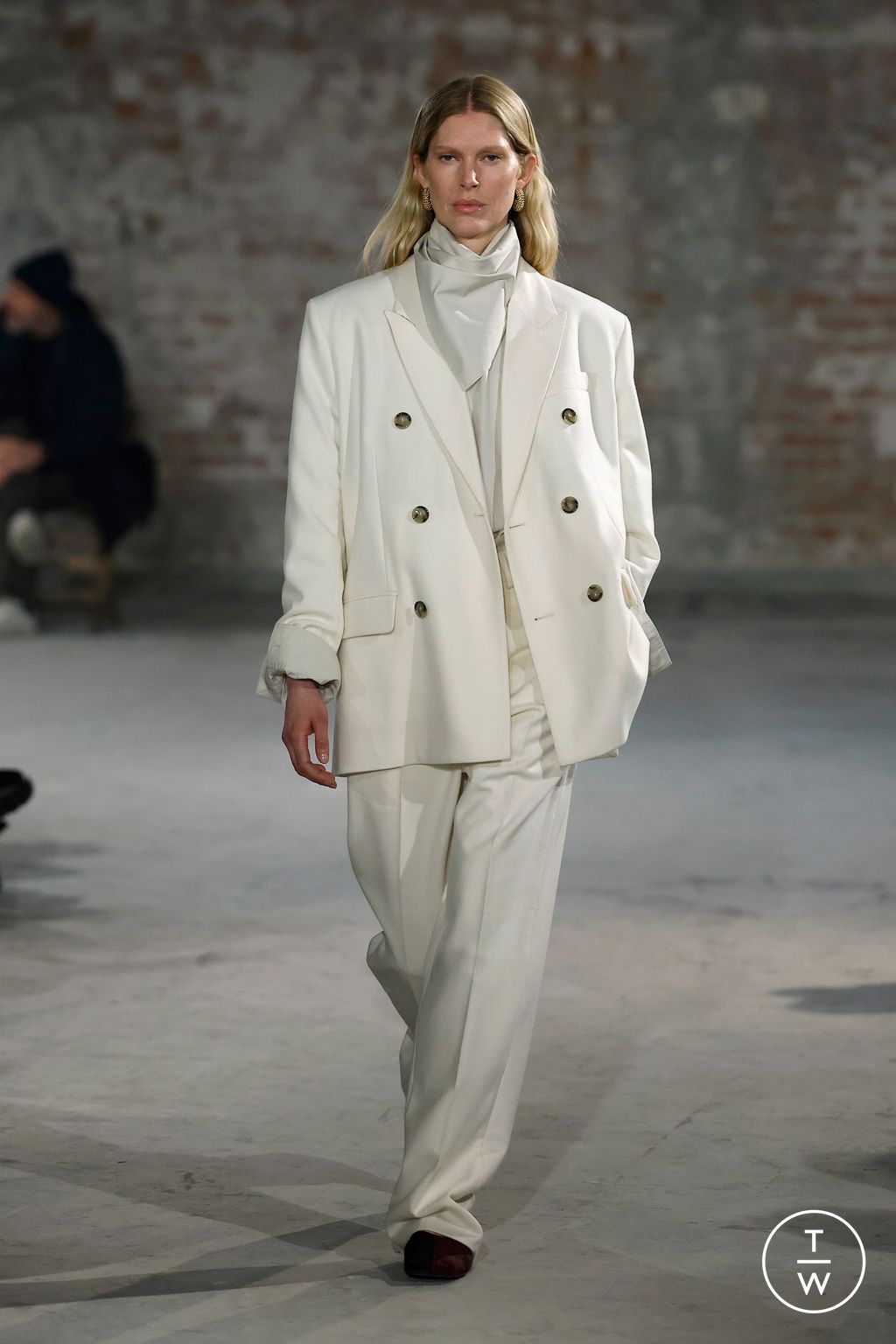 Fashion Week Paris Fall/Winter 2025 look 1 from the Ami collection menswear
