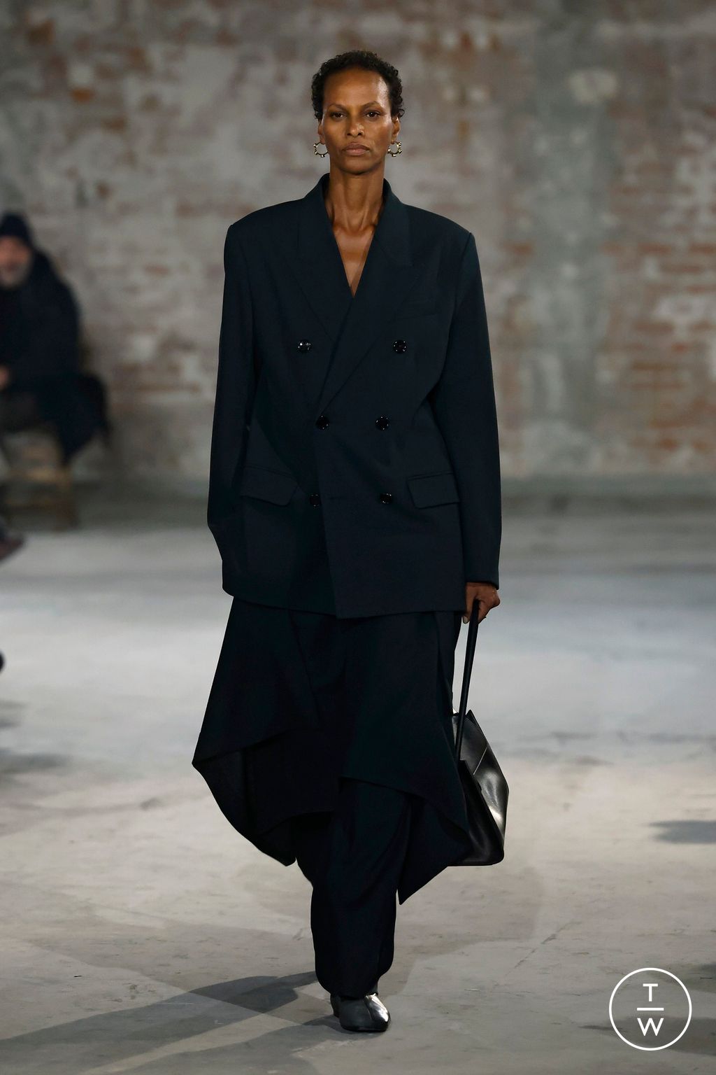 Fashion Week Paris Fall/Winter 2025 look 4 from the Ami collection menswear