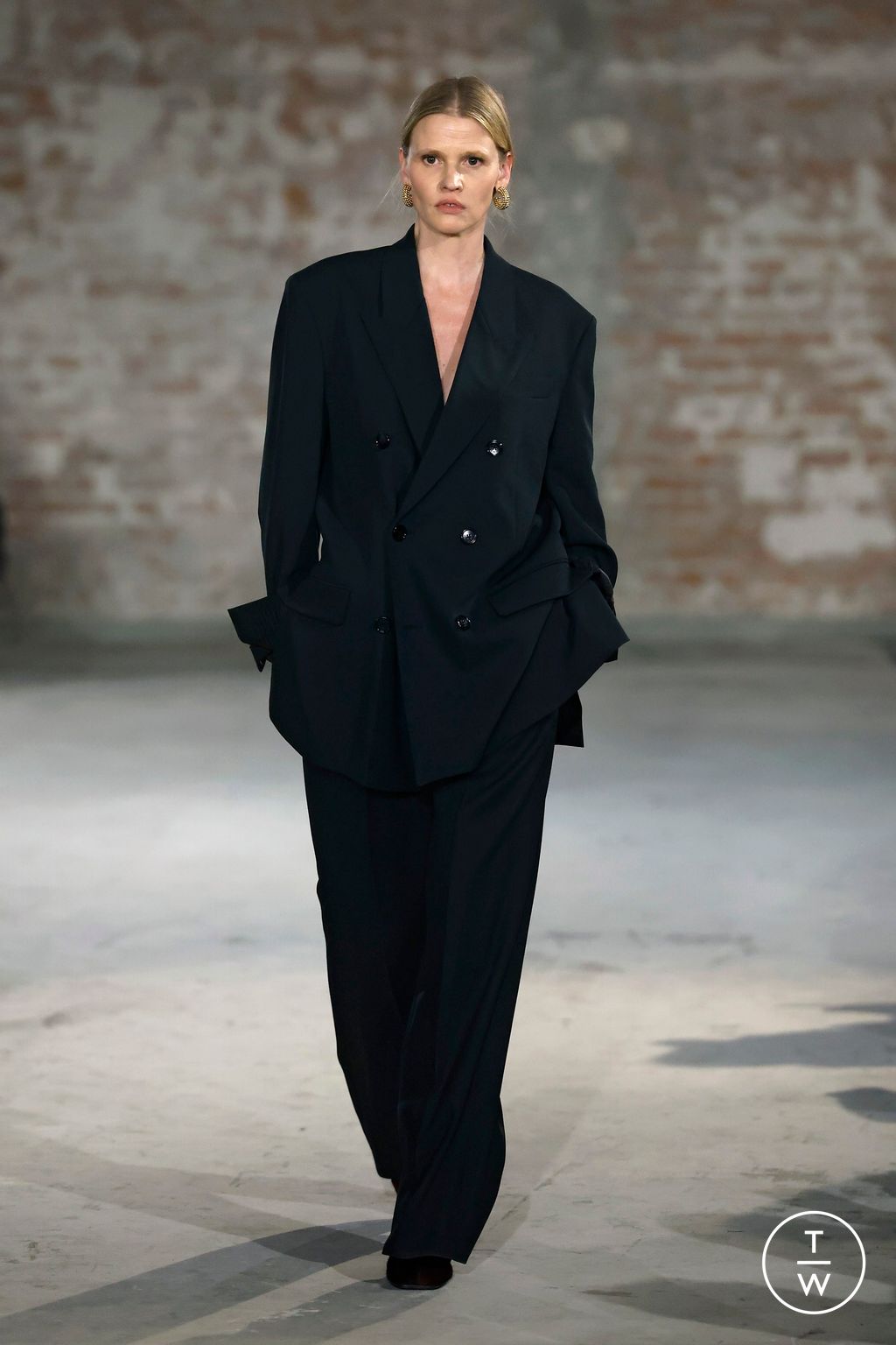 Fashion Week Paris Fall/Winter 2025 look 6 from the Ami collection menswear