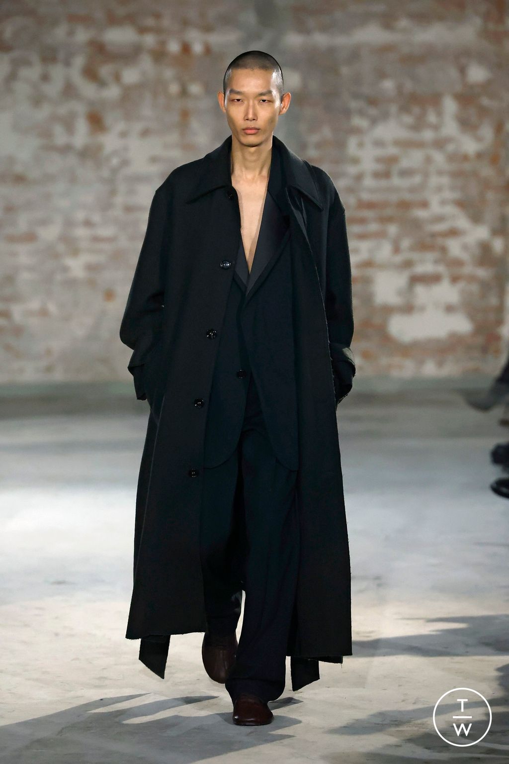 Fashion Week Paris Fall/Winter 2025 look 7 from the Ami collection menswear