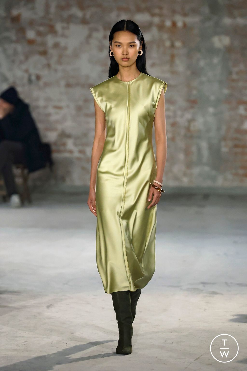 Fashion Week Paris Fall/Winter 2025 look 24 from the Ami collection menswear