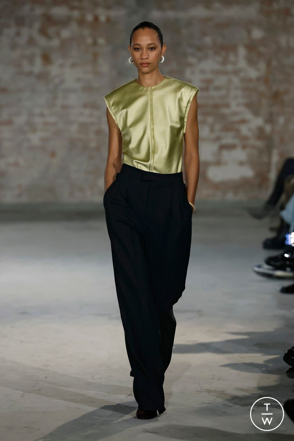 Fashion Week Paris Fall/Winter 2025 look 27 from the Ami collection menswear