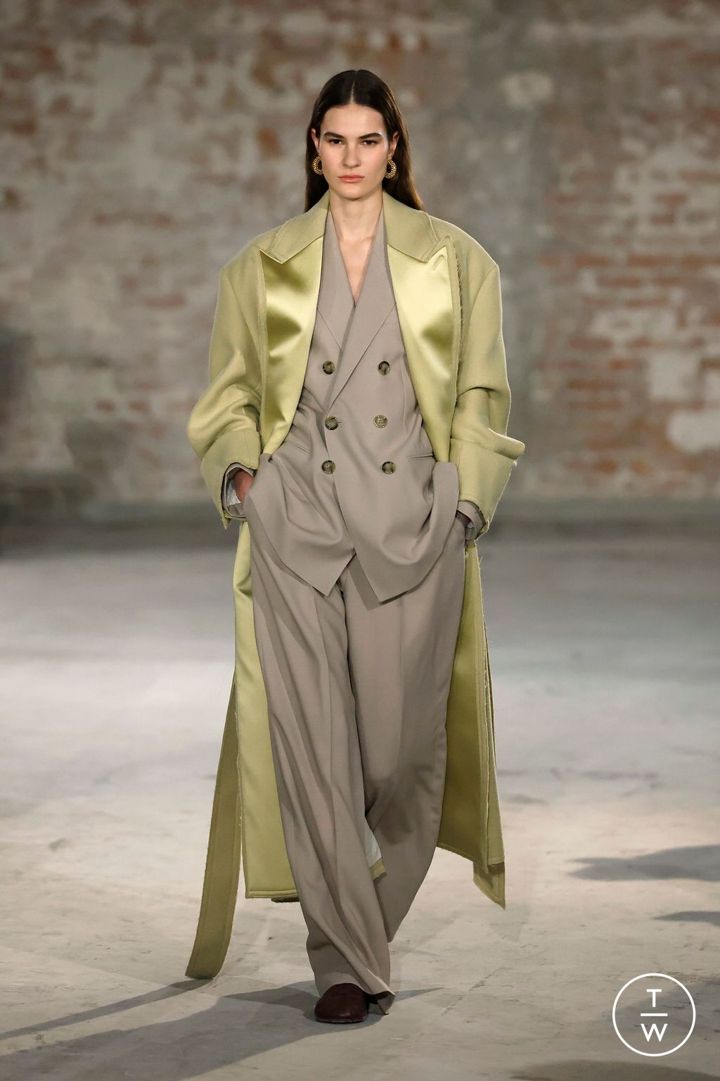 Fashion Week Paris Fall/Winter 2025 look 39 from the Ami collection menswear
