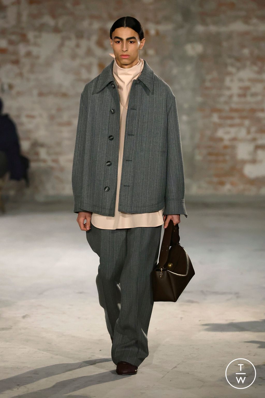 Fashion Week Paris Fall/Winter 2025 look 47 from the Ami collection menswear