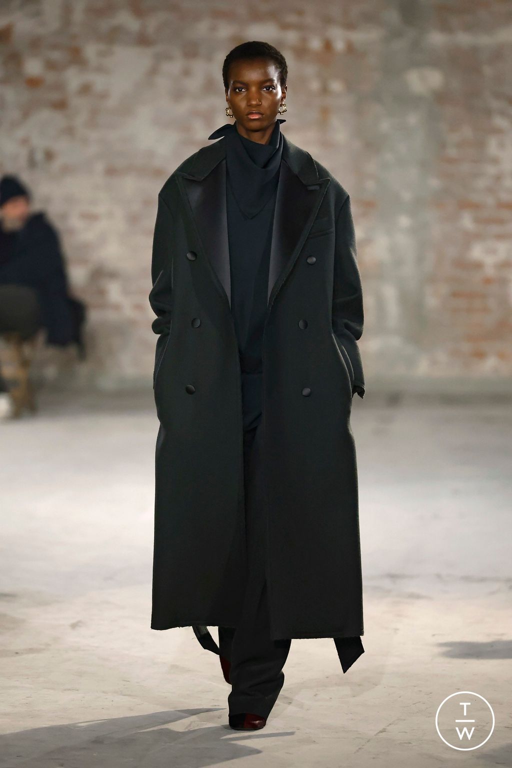 Fashion Week Paris Fall/Winter 2025 look 50 from the Ami collection menswear