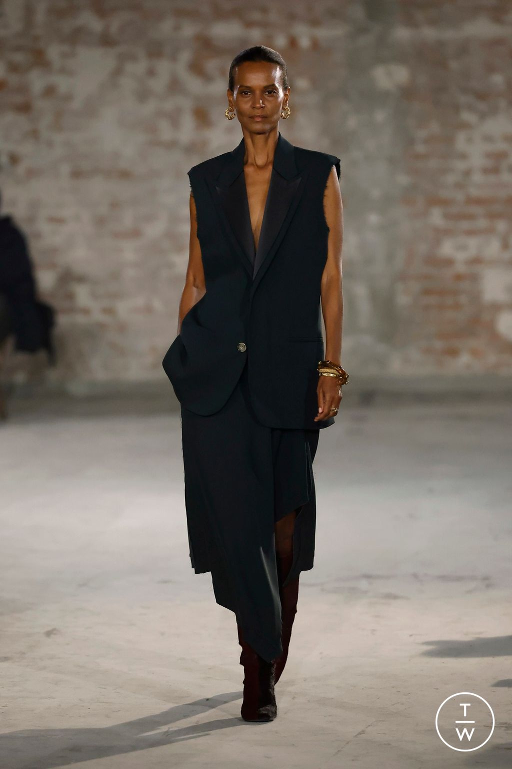 Fashion Week Paris Fall/Winter 2025 look 52 from the Ami collection menswear