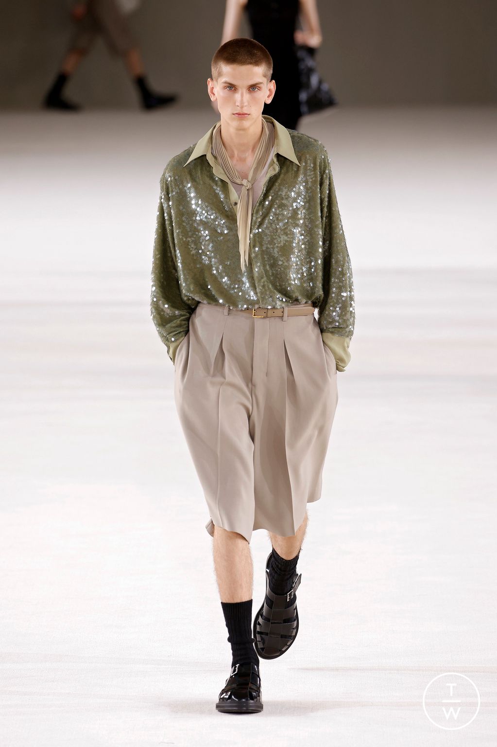 Fashion Week Paris Spring/Summer 2024 look 33 from the Ami collection 男装