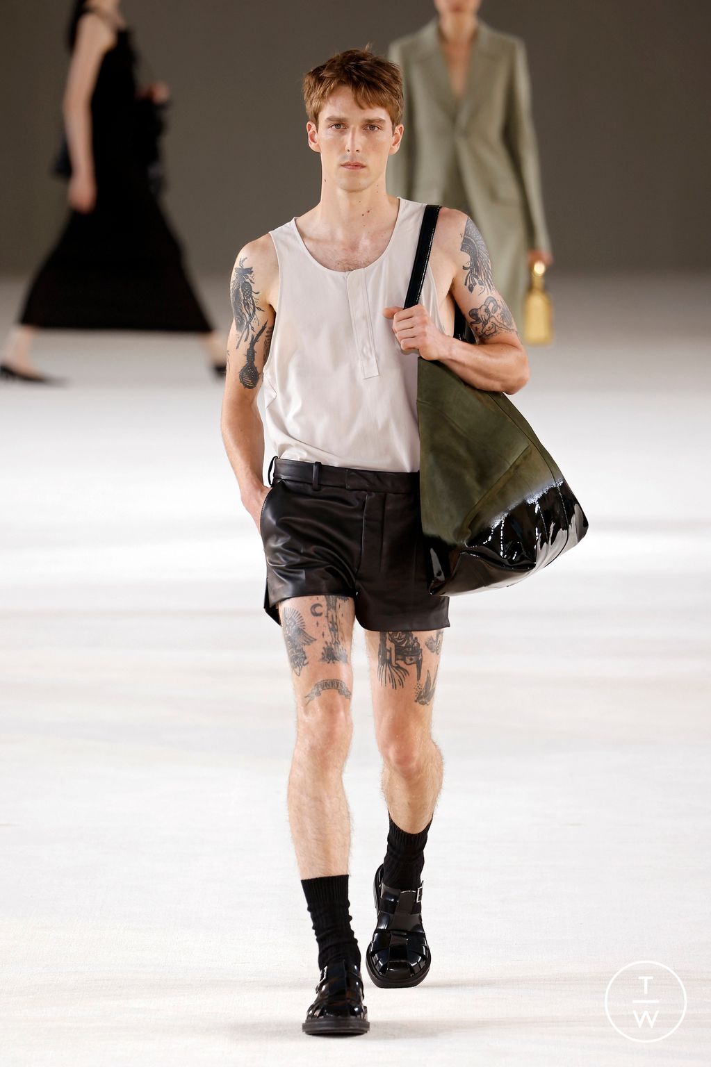 Fashion Week Paris Spring/Summer 2024 look 38 from the Ami collection menswear