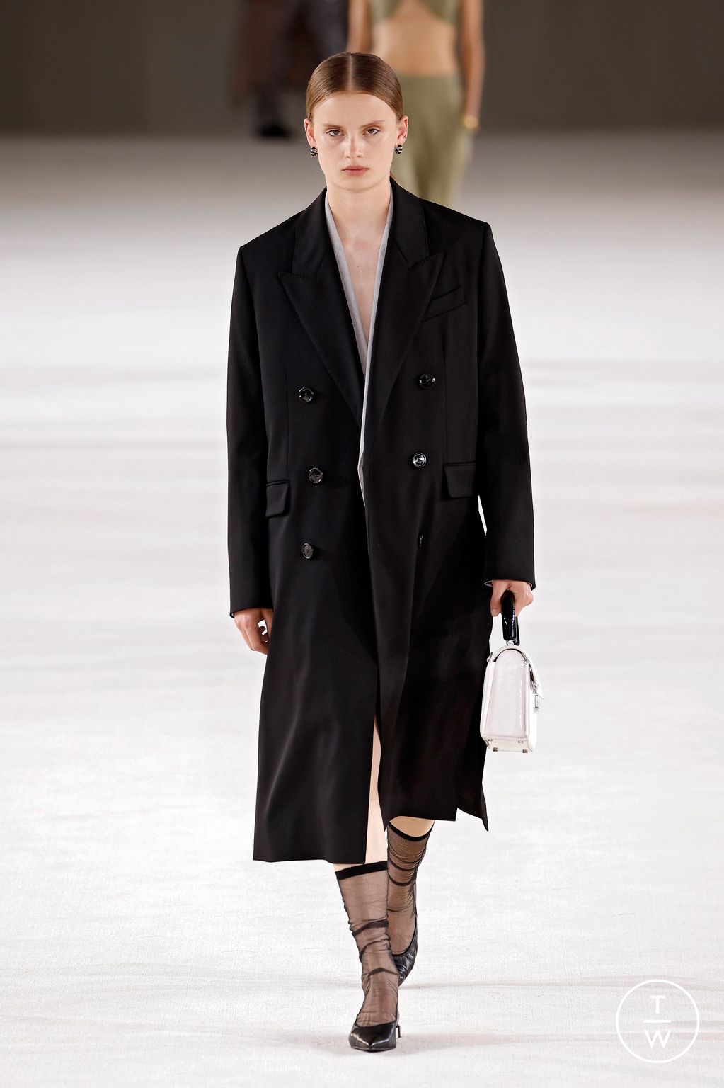 Fashion Week Paris Spring/Summer 2024 look 44 from the Ami collection 男装