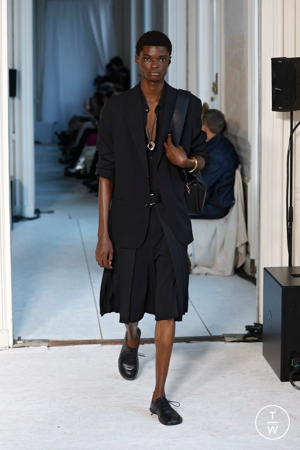 Fashion Week Paris Spring-Summer 2025 look 4 de la collection Ami menswear