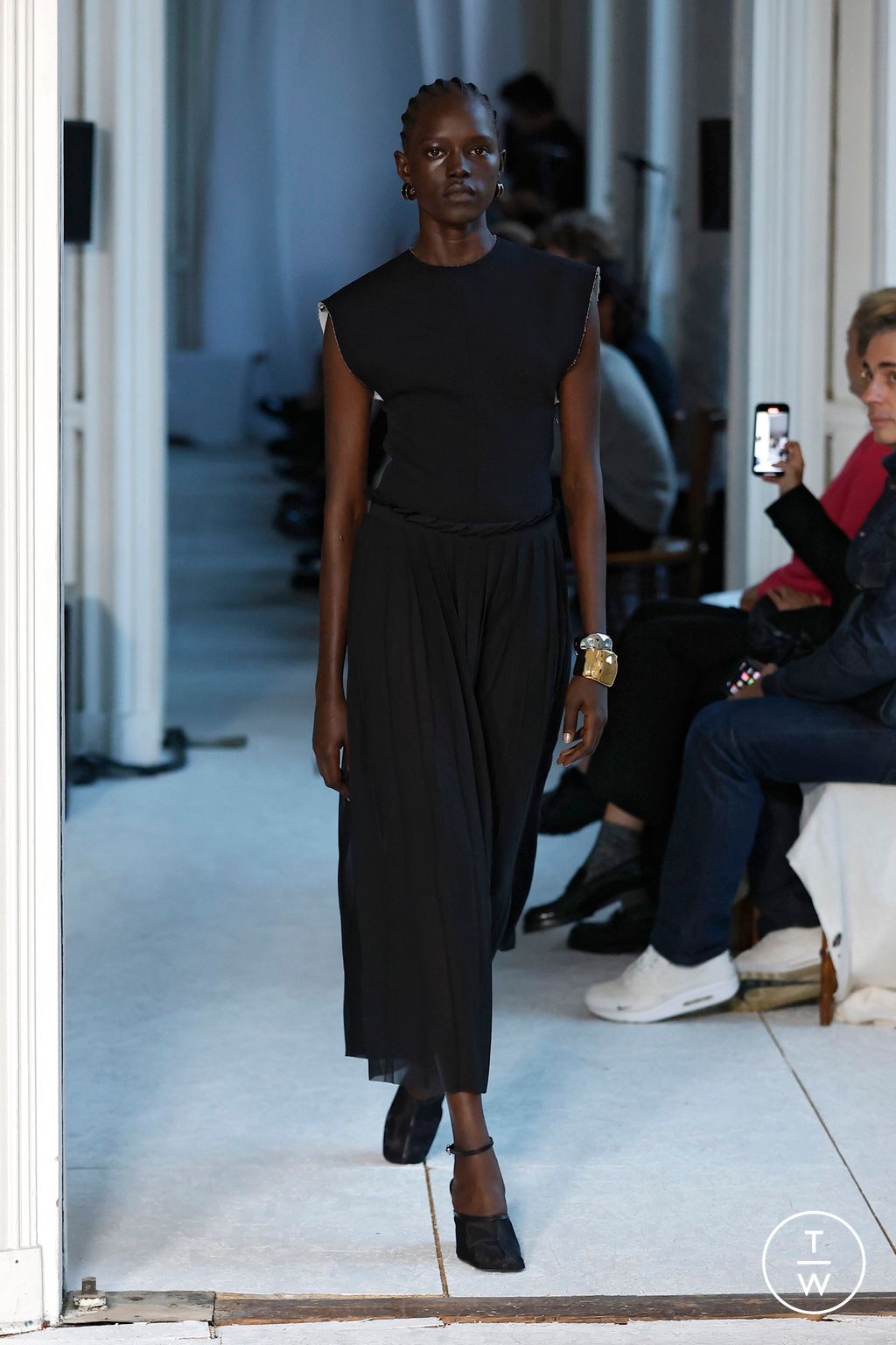 Fashion Week Paris Spring-Summer 2025 look 5 de la collection Ami menswear