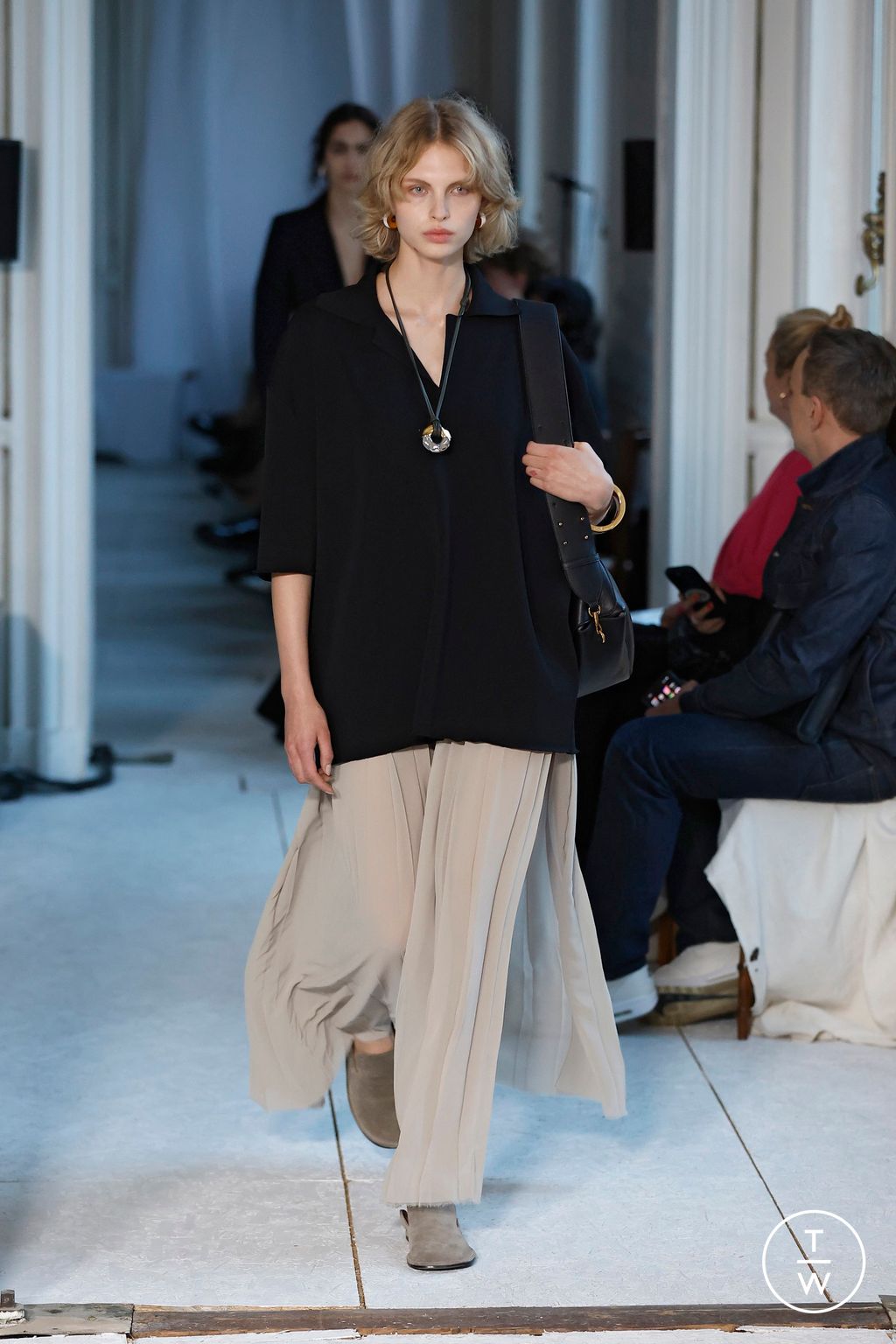 Fashion Week Paris Spring-Summer 2025 look 7 de la collection Ami menswear