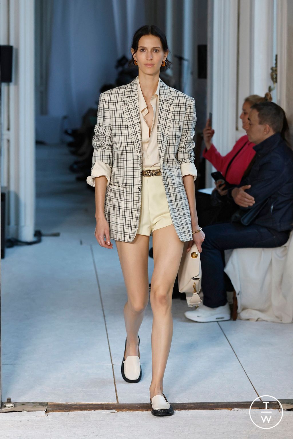 Fashion Week Paris Spring-Summer 2025 look 15 de la collection Ami menswear