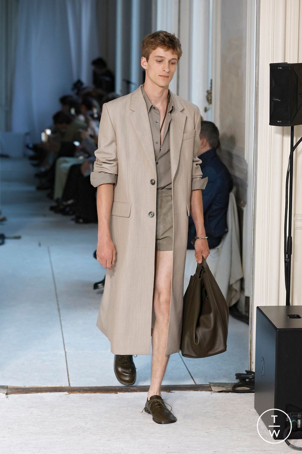 Fashion Week Paris Spring-Summer 2025 look 25 from the Ami collection menswear