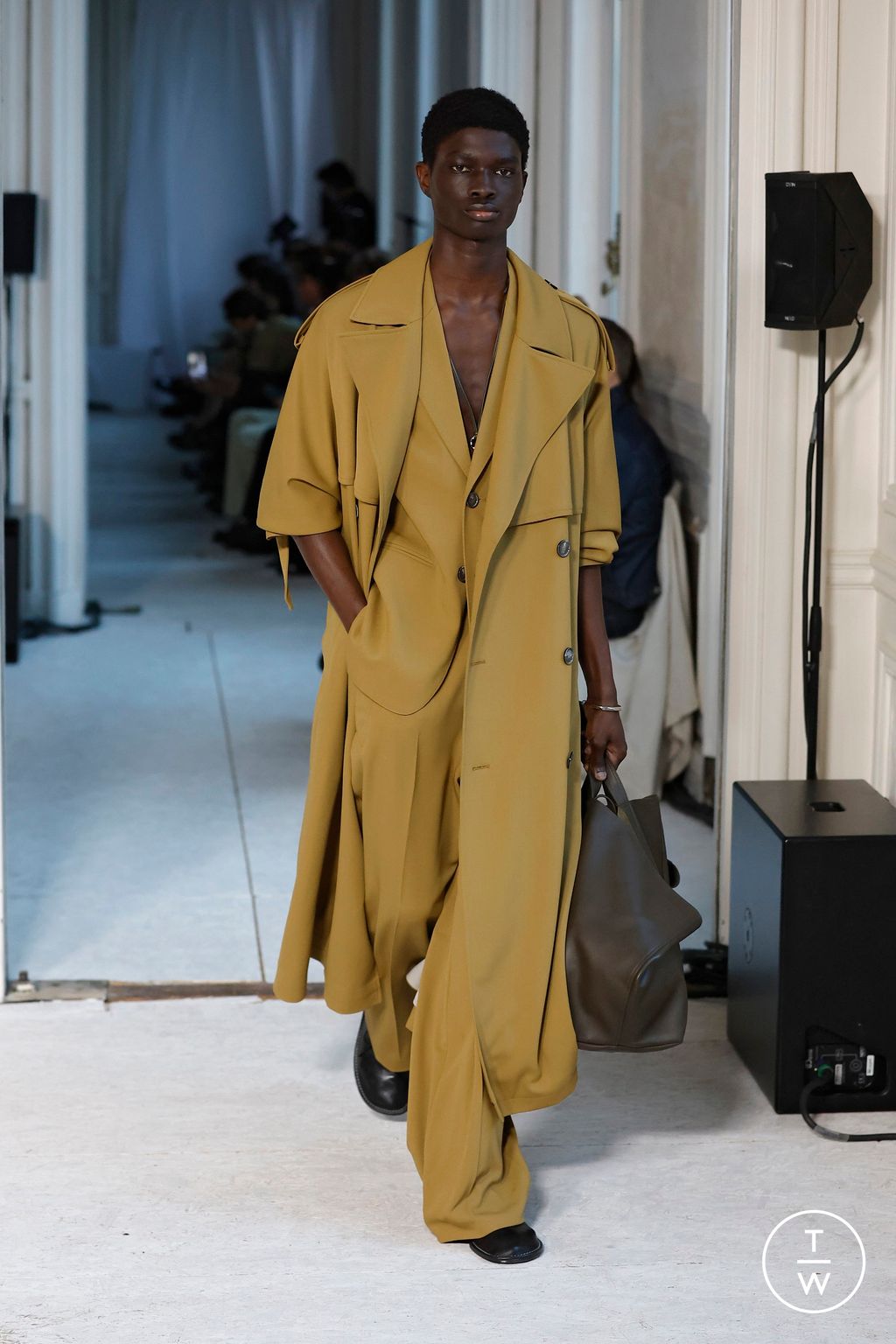 Fashion Week Paris Spring-Summer 2025 look 27 from the Ami collection menswear