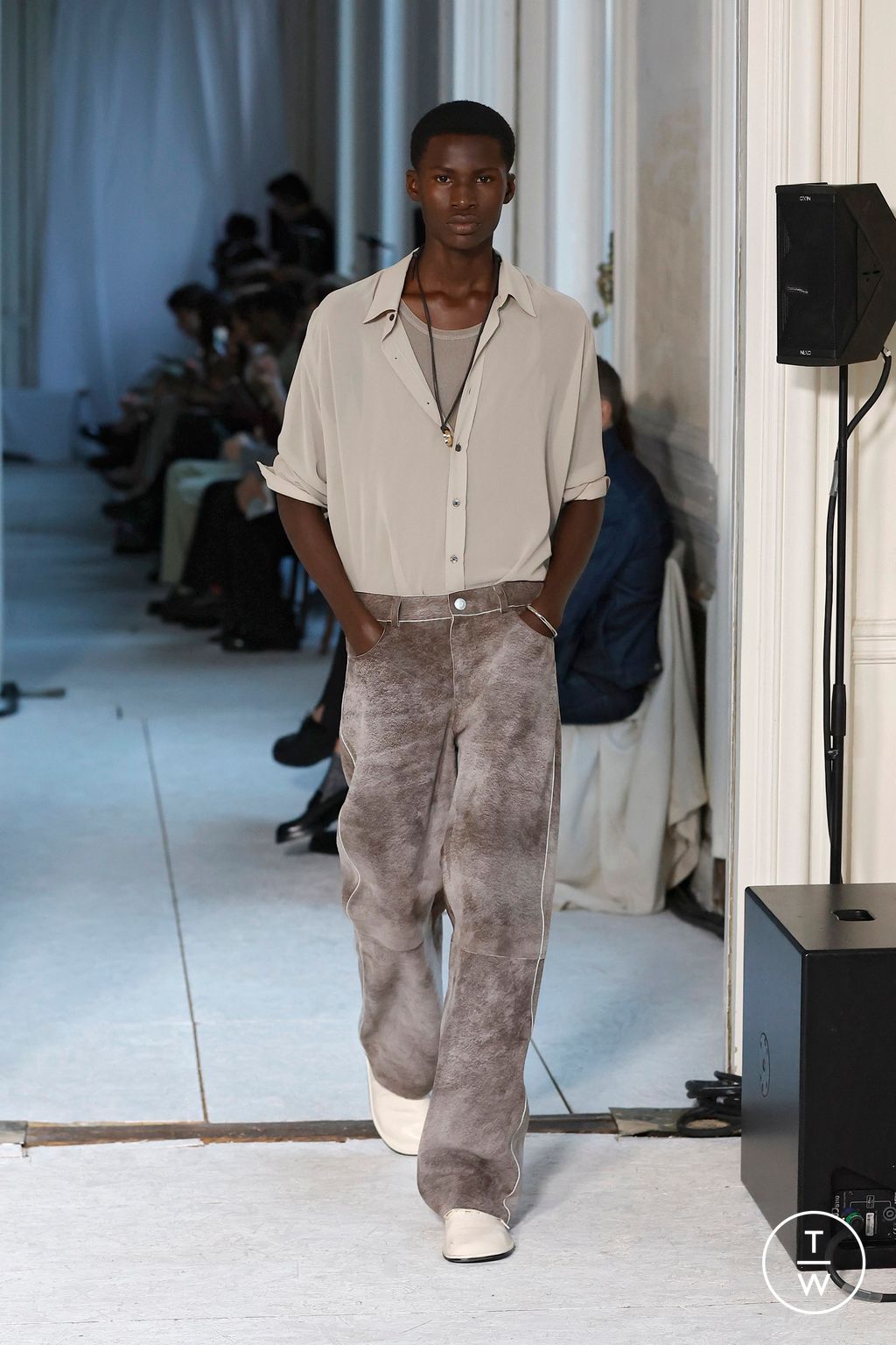 Fashion Week Paris Spring-Summer 2025 look 29 from the Ami collection 男装