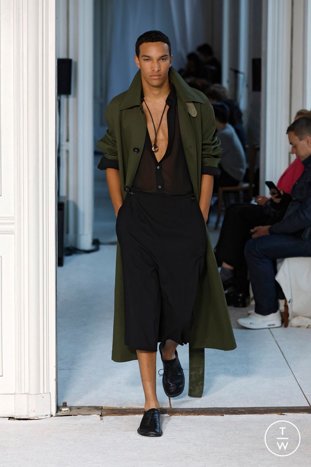 Fashion Week Paris Spring-Summer 2025 look 35 de la collection Ami menswear