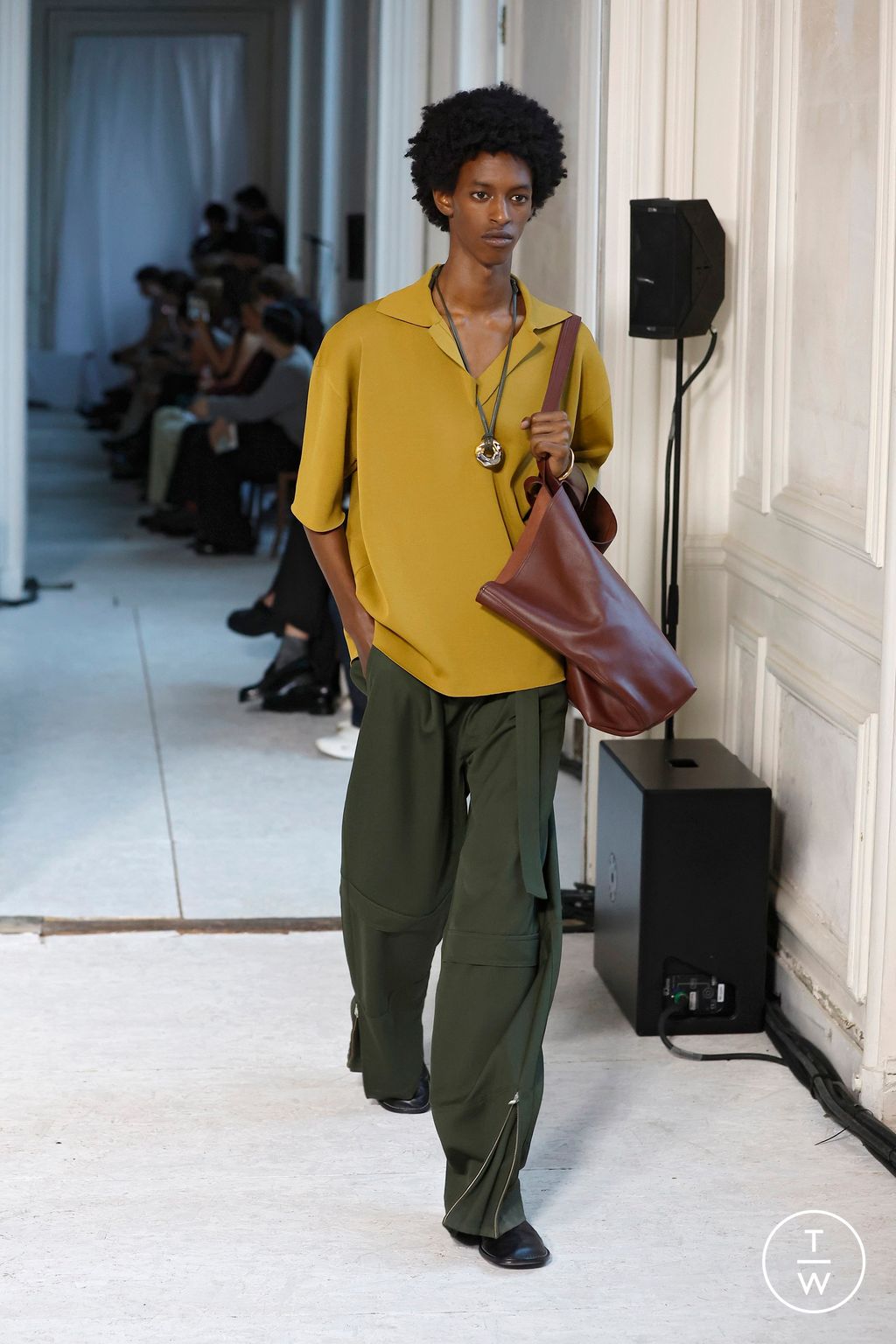 Fashion Week Paris Spring-Summer 2025 look 36 from the Ami collection menswear