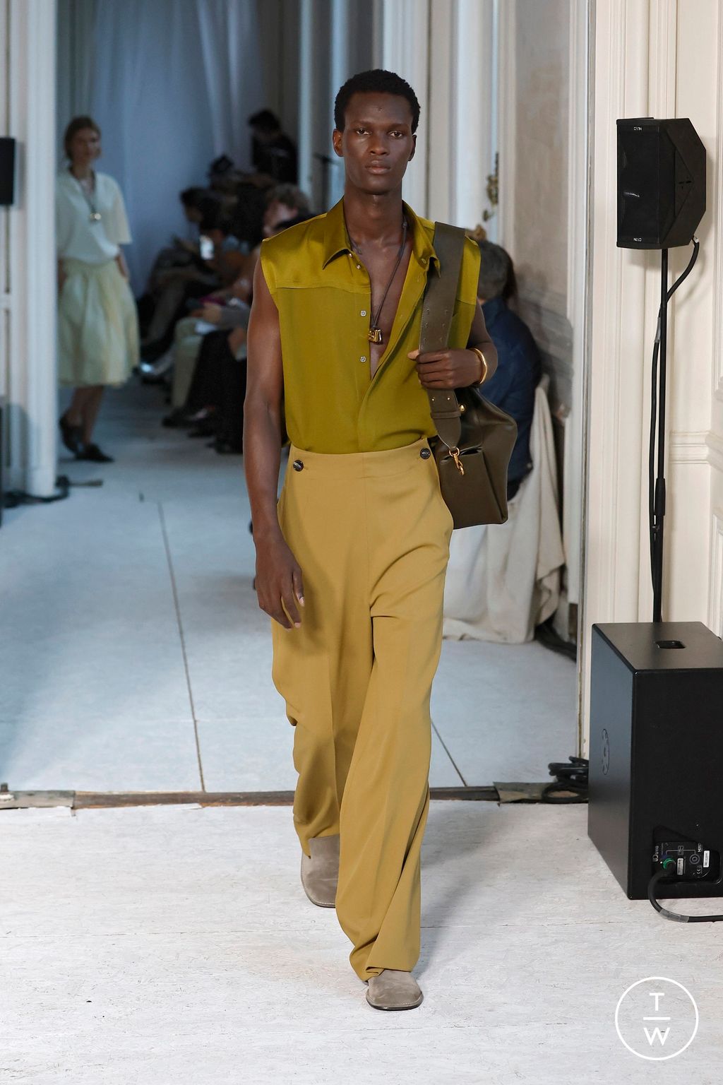 Fashion Week Paris Spring-Summer 2025 look 41 from the Ami collection menswear