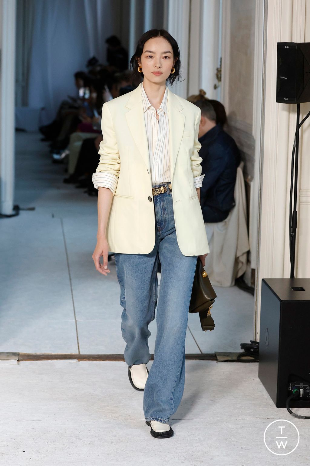 Fashion Week Paris Spring-Summer 2025 look 46 from the Ami collection 男装