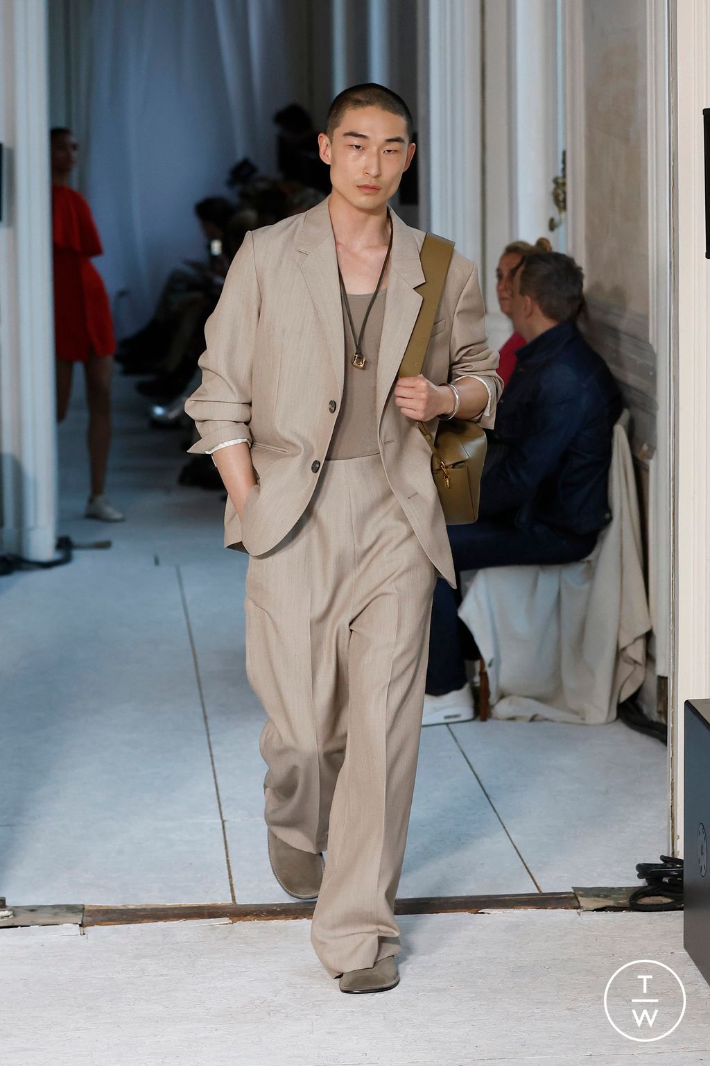 Fashion Week Paris Spring-Summer 2025 look 49 from the Ami collection menswear