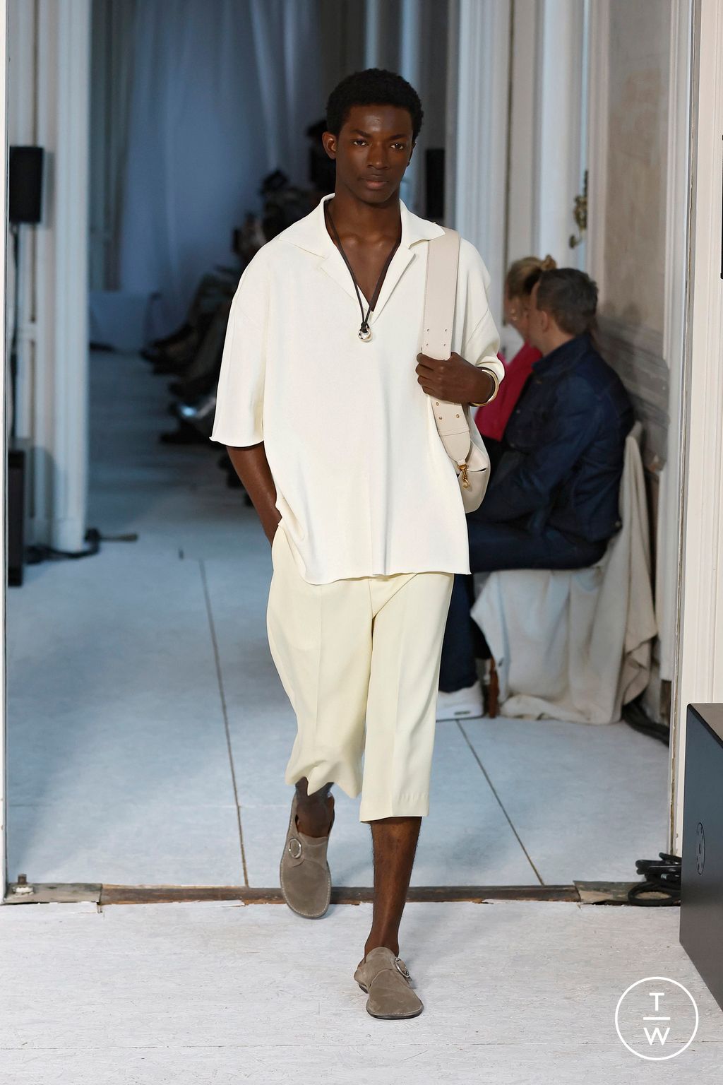 Fashion Week Paris Spring-Summer 2025 look 53 de la collection Ami menswear