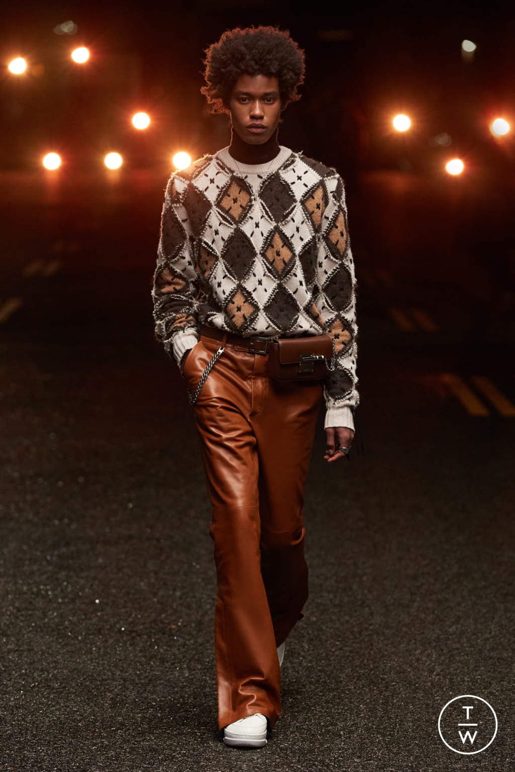 Fashion Week Paris Fall/Winter 2021 look 11 from the Amiri collection 男装